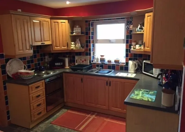 Primrose Cottage, Bushmills - Cosy Self Catering Property