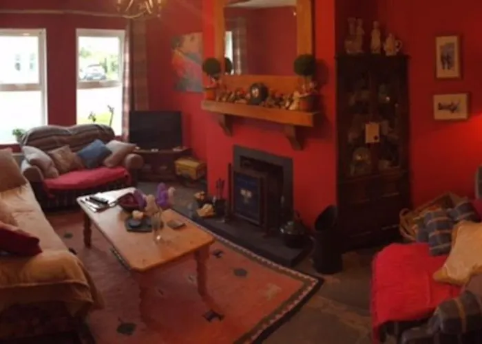 Primrose Cottage, Bushmills - Cosy Self Catering Property